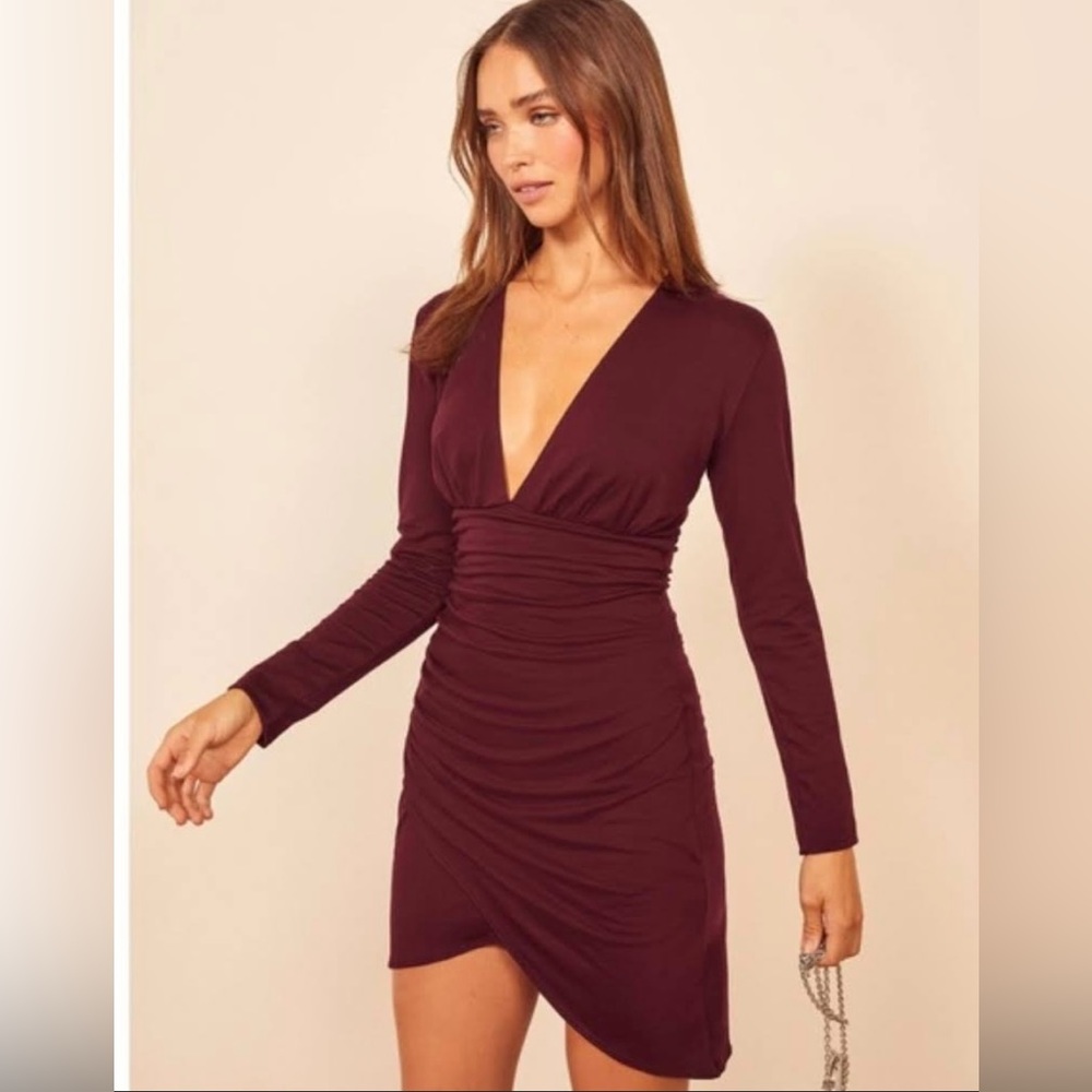 NWOT Reformation Leila Plunge Neck Long Sleeve Dress in Merlot. Size XS.